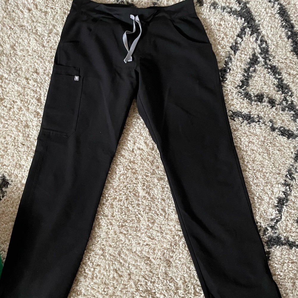 Figs 2 bottoms, 1 top size medium